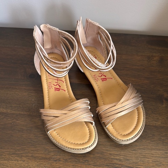 Tan Sandals with Wrap-Around Ankle Strap and Flat Sole - Picture 1 of 3